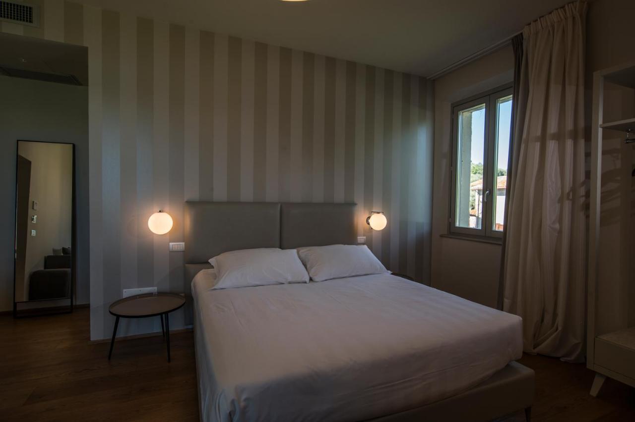 Isola Polvese Resort Кастильоне дел Лаго Екстериор снимка