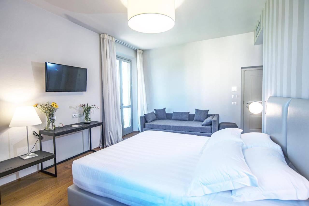 Isola Polvese Resort Кастильоне дел Лаго Екстериор снимка